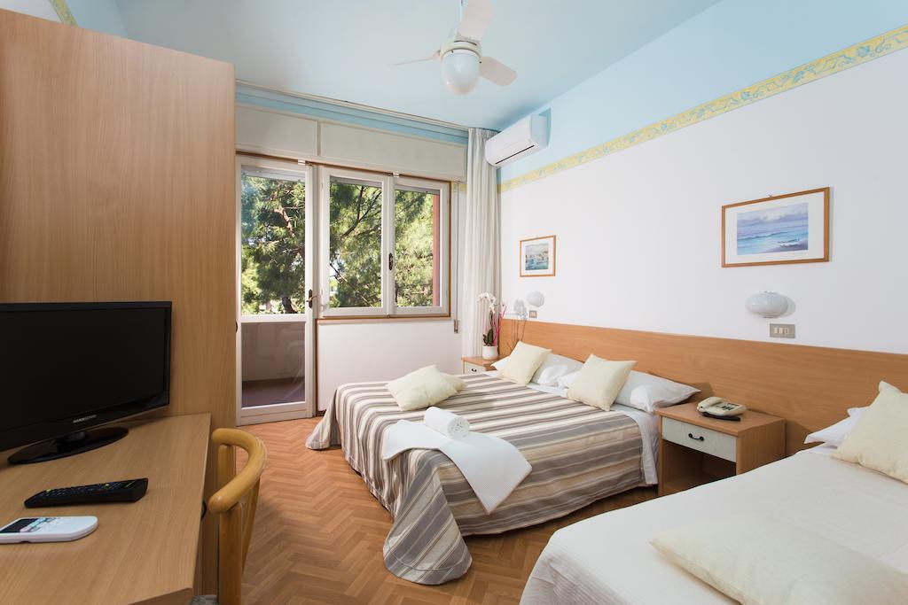 Hotel Meeting Cesenatico Room photo