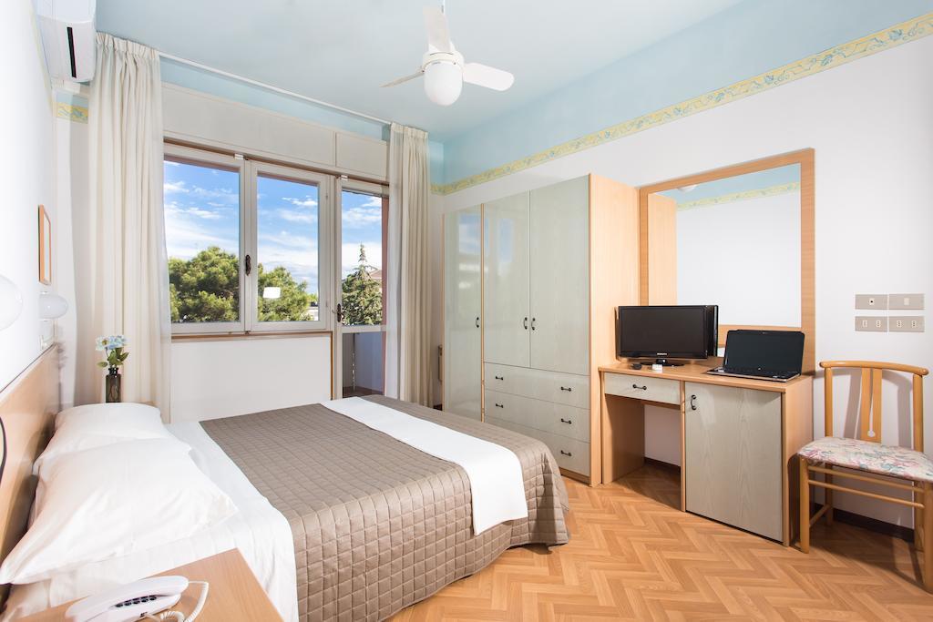 Hotel Meeting Cesenatico Room photo